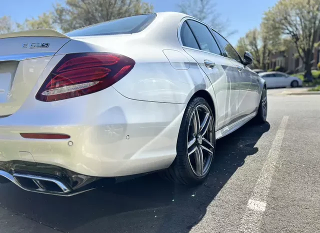 
								Mercedes-Benz AMG E 63 S 4MATIC full									