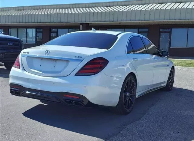 
								Mercedes-Benz AMG S 63 full									