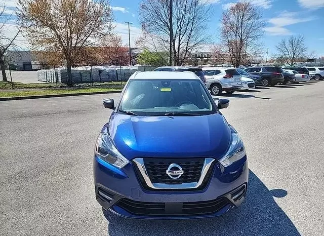 
								Nissan Kicks SR full									