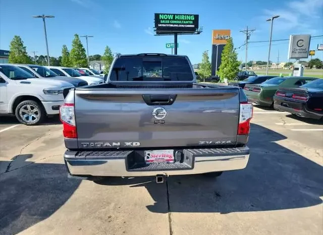 
								Nissan Titan XD SV full									