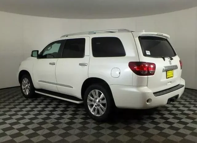 
								Toyota Sequoia Platinum full									