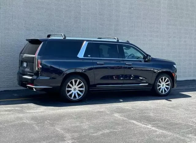 
								Cadillac Escalade ESV Premium Luxury full									