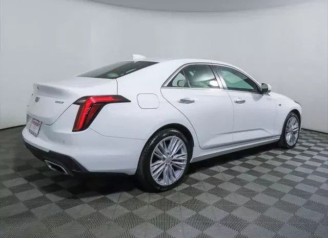 
								Cadillac CT4 Premium Luxury full									