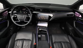 
									Audi e-tron 55 Quattro full								