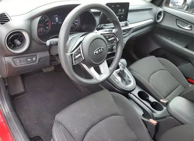 
								Kia Forte LXS full									