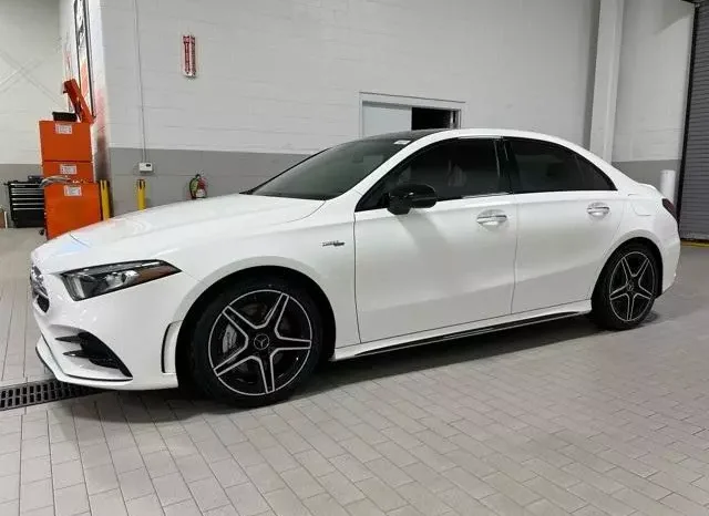 
								Mercedes-Benz AMG A 35 Base full									