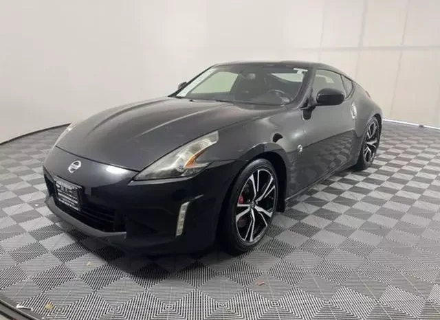 
								Nissan 370Z Sport Touring full									