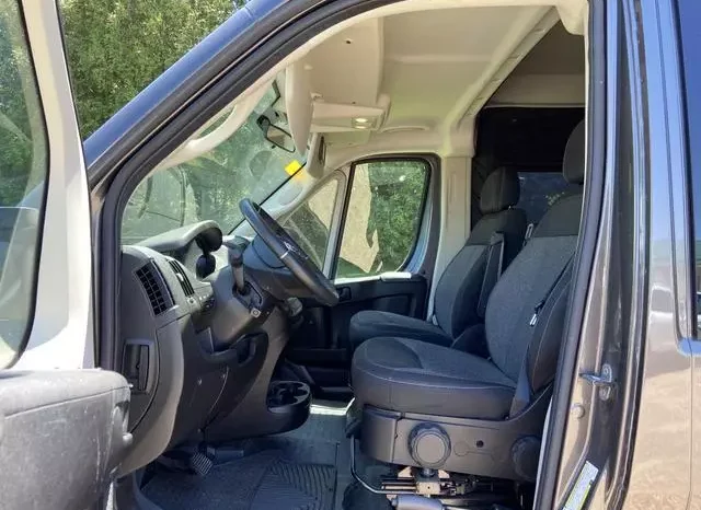 
								RAM ProMaster 3500 Window Van High Roof full									