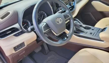 
									Toyota Highlander XSE full								