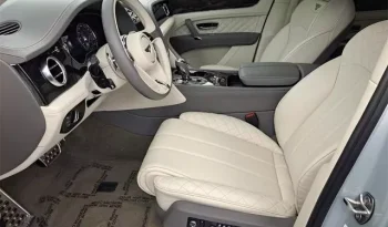 
									Bentley Bentayga Hybrid Base full								