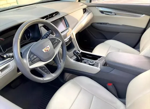 
								Cadillac XT5 Premium Luxury full									