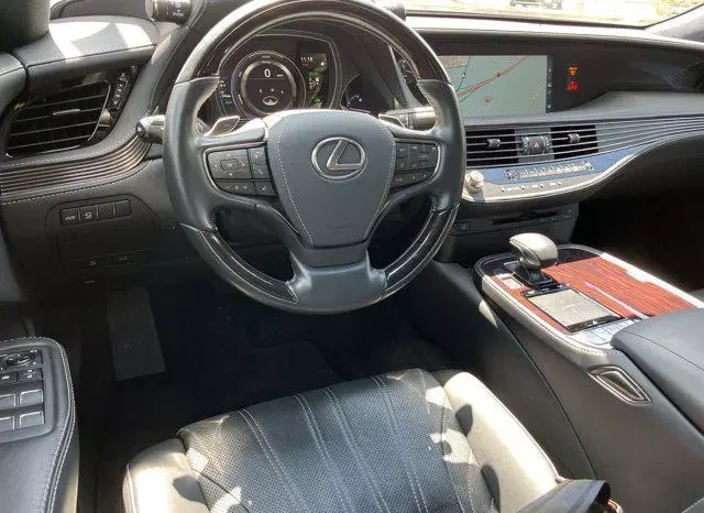 
								Lexus LS 500h Base full									