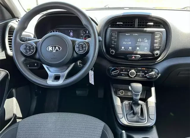 
								Kia Soul S full									