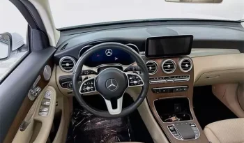 
									Mercedes-Benz GLC 300 Base 4MATIC full								