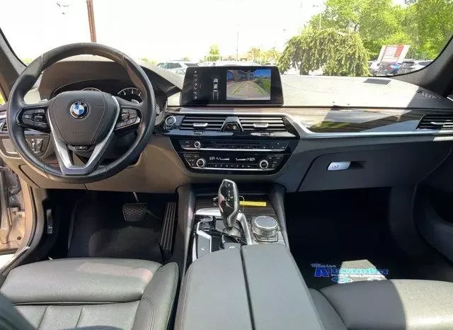 
								BMW 530 i xDrive full									