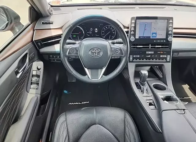 
								Toyota Avalon Hybrid Limited full									