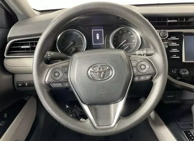 
								Toyota Camry Hybrid LE full									