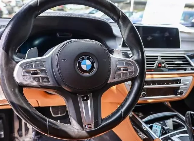 
								BMW 750 i xDrive full									
