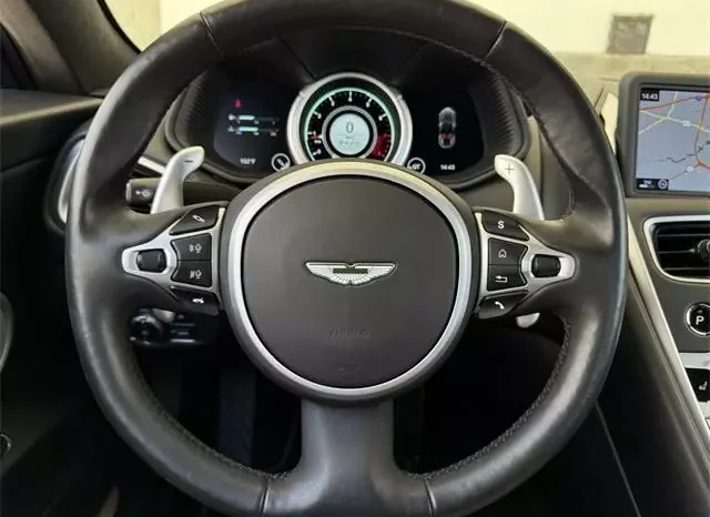 
								Aston Martin DB11 Shadow Edition full									