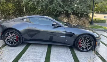 
									Aston Martin Vantage Base full								