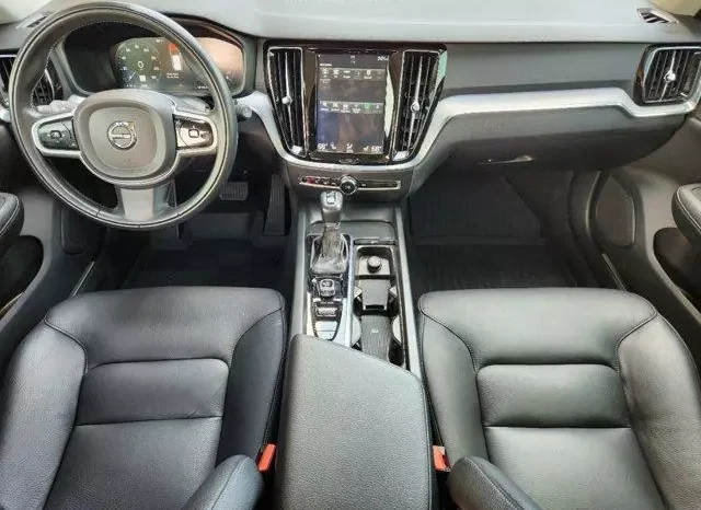 
								Volvo V60 T5 Momentum full									