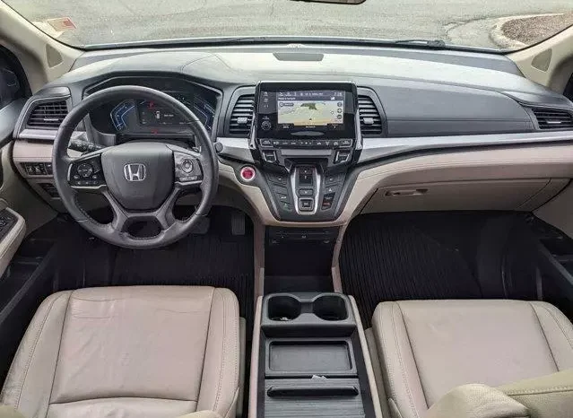 
								Honda Odyssey EX-L full									