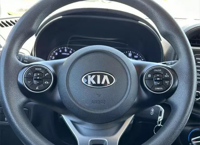 
								Kia Soul S full									