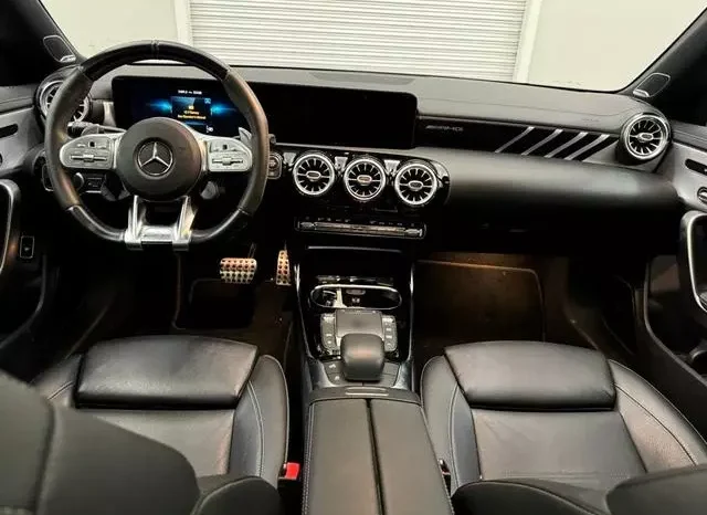 
								Mercedes-Benz AMG CLA 35 Base 4MATIC full									