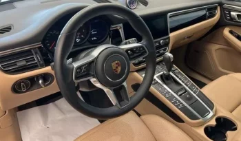 
									Porsche Macan Base full								