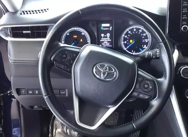 
								Toyota Venza LE full									