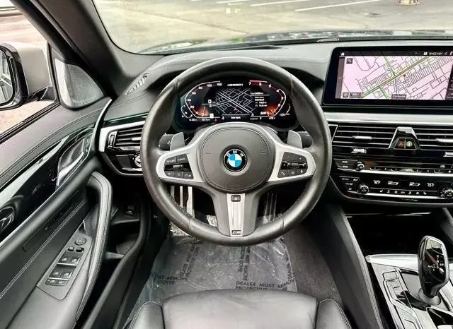 
								BMW M550 i xDrive full									