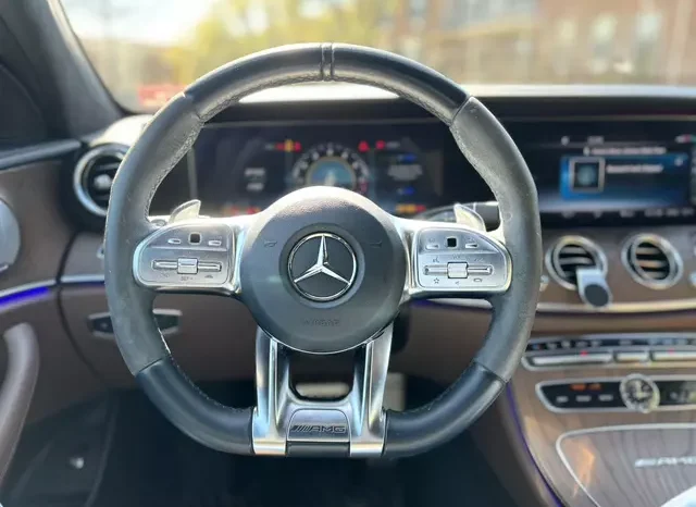 
								Mercedes-Benz AMG E 63 S 4MATIC full									