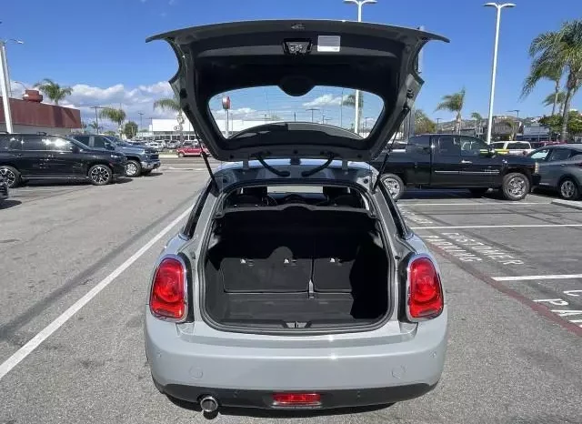 
								MINI Hardtop Cooper full									