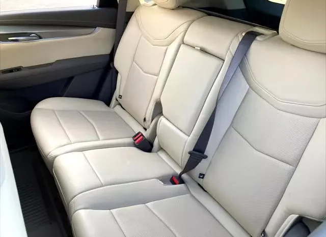 
								Cadillac XT5 Premium Luxury full									