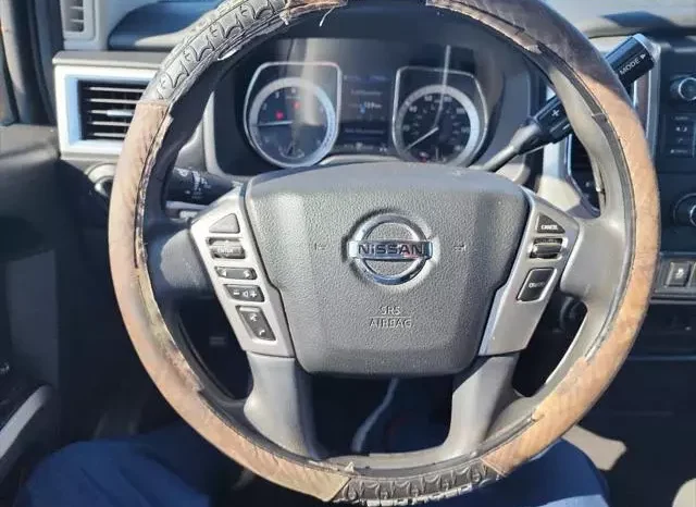 
								Nissan Titan XD SV full									