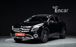 Mercedes-Benz GLA-Class GLA220 Premium