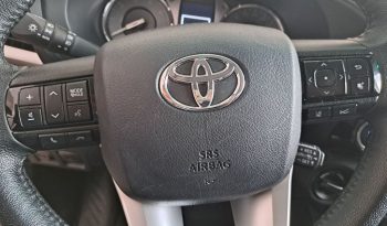 
									Toyota Hilux 2.4 D-4D 4WD full								