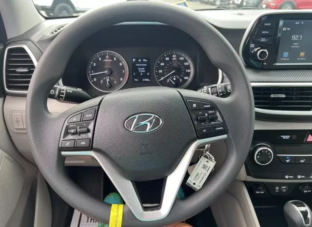 
								Hyundai Tucson 2.0 AT full									