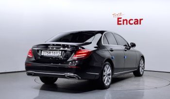 
									Mercedes-Benz E-Class E300 4MATIC Exclusive full								