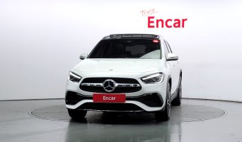 
									Mercedes-Benz GLA-Class GLA250 4MATIC full								