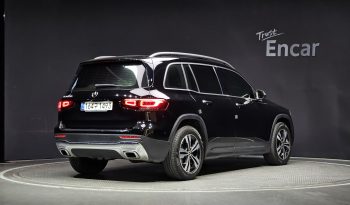 
									Mercedes-Benz GLB-Class GLB220 full								