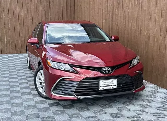 
								Toyota Camry LE full									