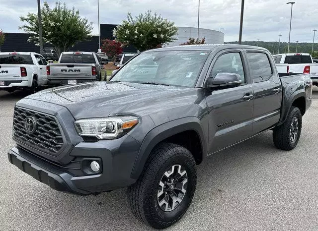 
								Toyota Tacoma TRD Off Road full									