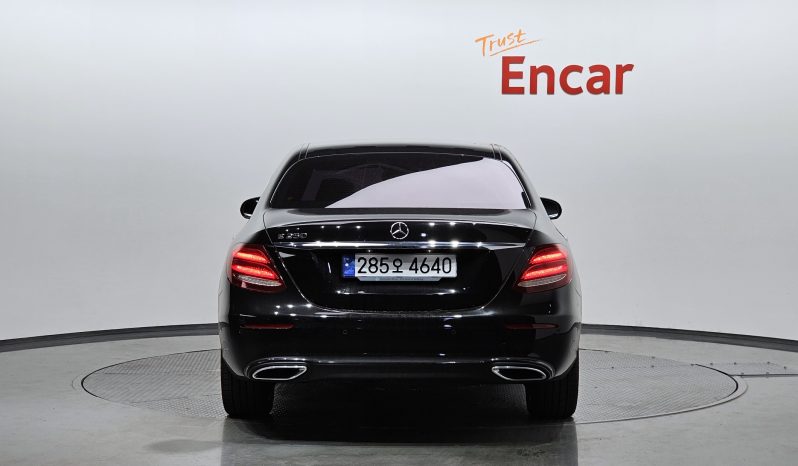 
								Mercedes-Benz E-Class E250 Avantgarde full									