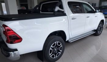 
									Toyota Hilux 2.4 D-4D 4WD full								