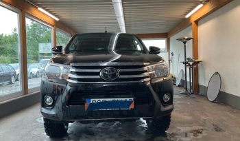 
									Toyota Hilux 2.4 D-4D 4WD full								