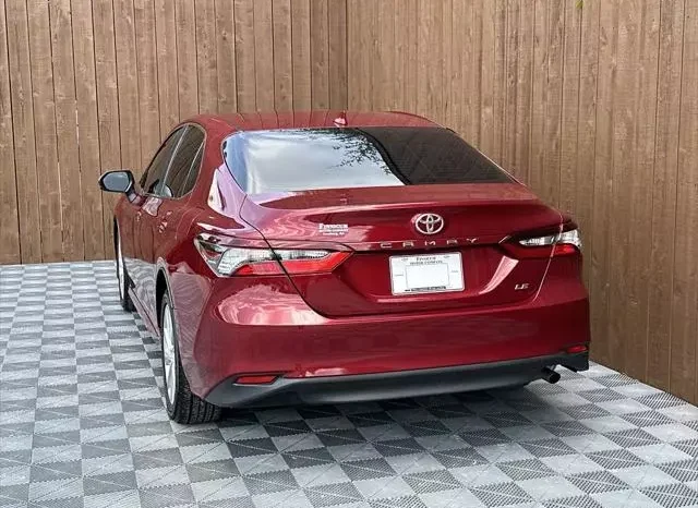 
								Toyota Camry LE full									