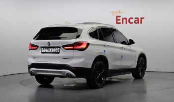 
									BMW X1 xDrive 20i Advantage full								