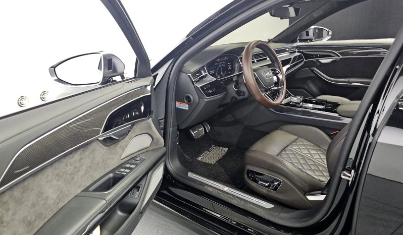 
								Audi S8 4.0 TFSI Quattro LWB full									