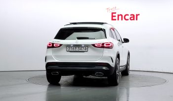 
									Mercedes-Benz GLA-Class GLA250 4MATIC full								